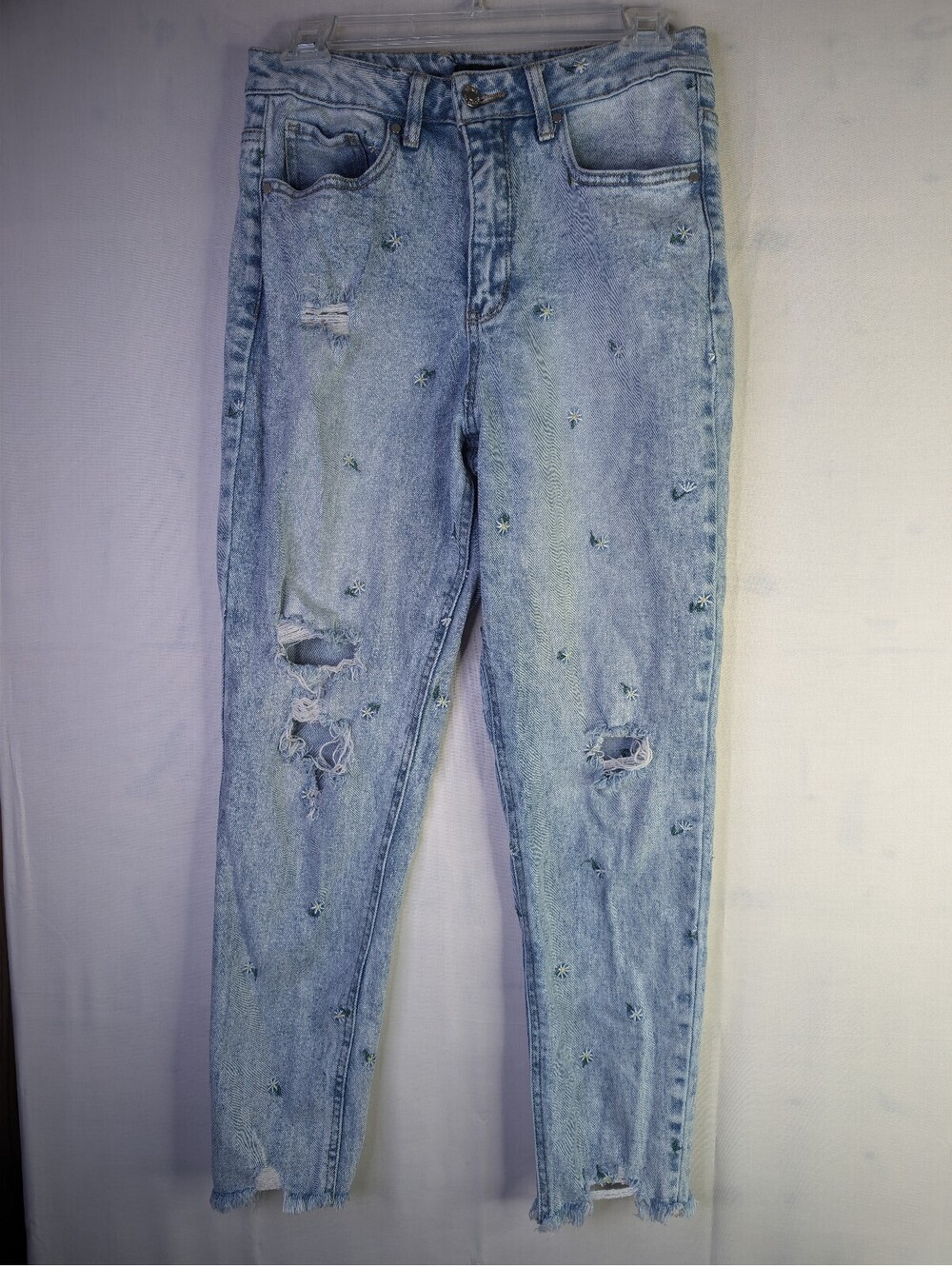 Material Girl Women's Light Wash Embroidered Distressed Skinny Jeans Size 9